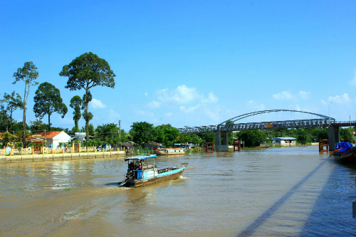 Le pont de Binh Thuy